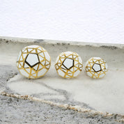 Circle Orbs White/gold decor