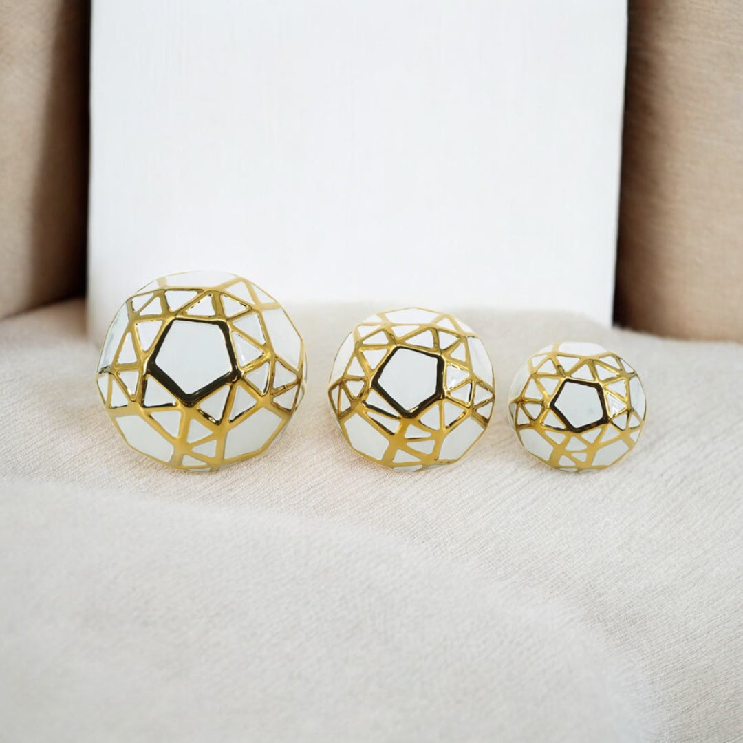 Circle Orbs White/gold decor