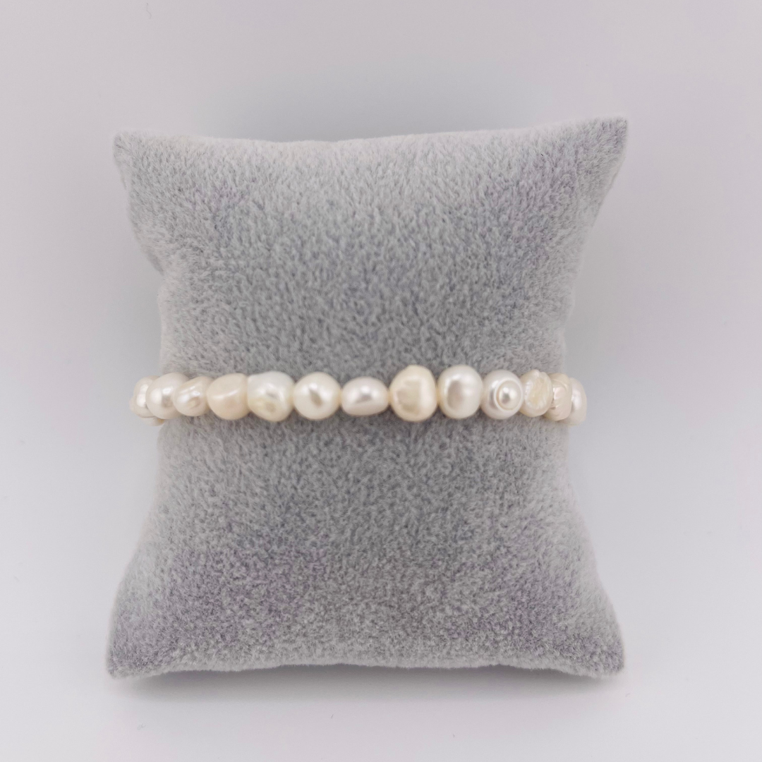 White Faux Pearl Bracelet with Heart-Shaped Magnetic Clasp - Silver Finish