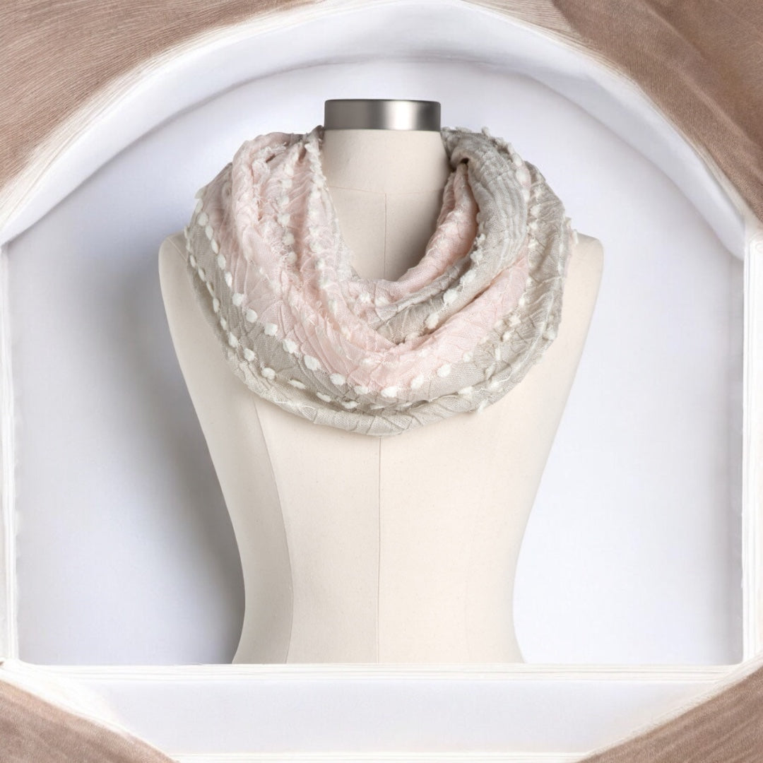 Textured Infinity Scarf in White: Embrace Pure Elegance and Comfort with a Versatile Accessory