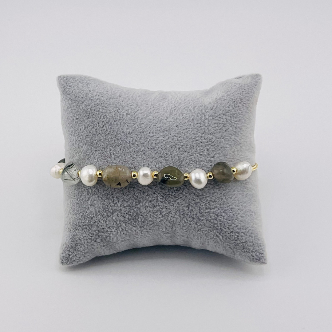 Exquisite Green Serenity Ritualized Quartz and White Freshwater Pearl Bracelet - Elegant Natural Gemstone Jewelry Gift