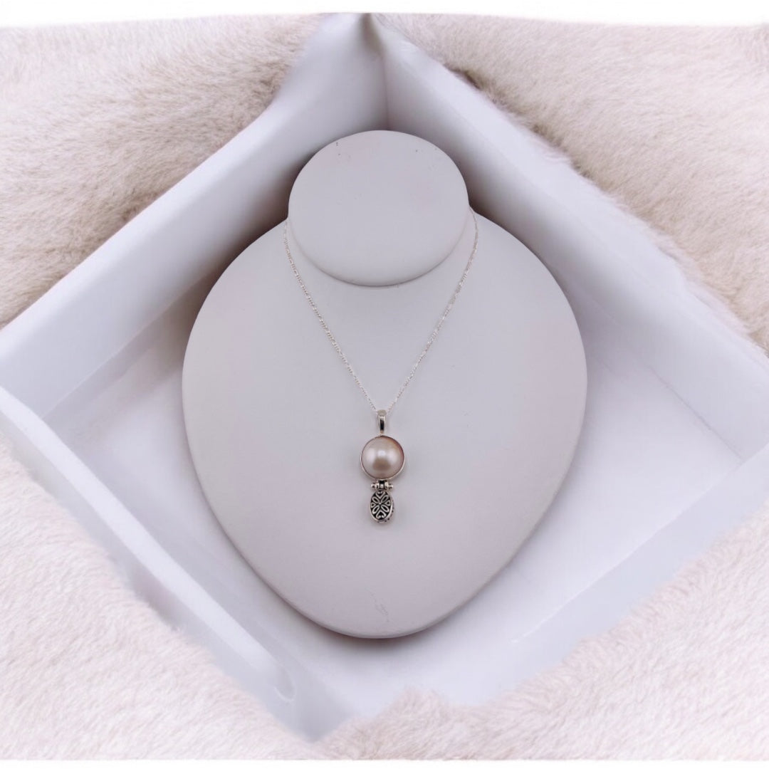 Sterling Silver Necklace with Silver Pendant and Freshwater Pearl - Timeless Elegance