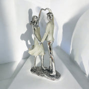 Heartfelt Embrace Sculpture – Contemporary Couple's Art in Glossy Silver