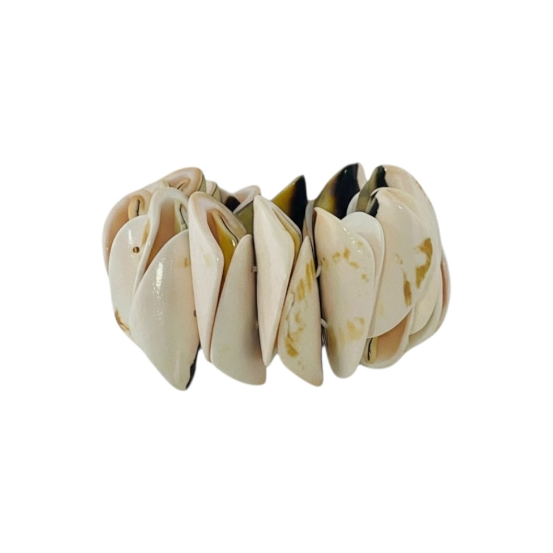 Pink Conch Shell Bracelet Elegant gift for all occasions